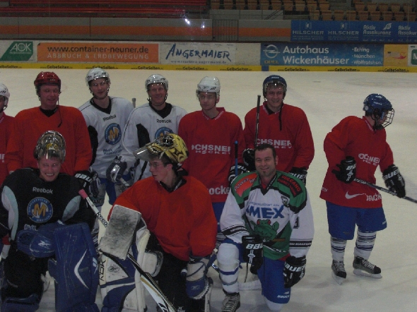 http://smollo.de/pixlie/cache/vs_2010_01_05%20-%20Uwe%20Daschner%20beim%20EHC%20M%FCnchen_Cimg6438.jpg
