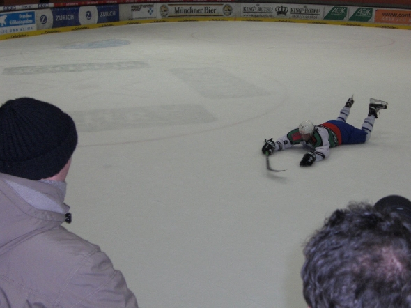 http://smollo.de/pixlie/cache/vs_2010_01_05%20-%20Uwe%20Daschner%20beim%20EHC%20M%FCnchen_Cimg6444.jpg