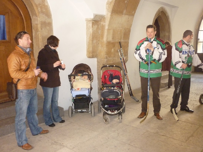 http://smollo.de/pixlie/cache/vs_2011_03_12%20-%20Hochzeit%20Christian%20Grosser_P1030049.JPG